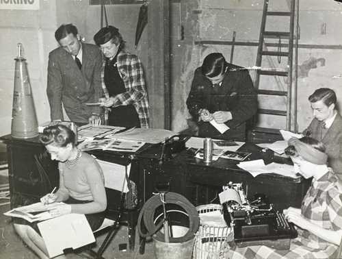 Putting Vogue to bed in the bomb cellar of One New Bond Street, November 1940 (C) Douglas Slocombe estate