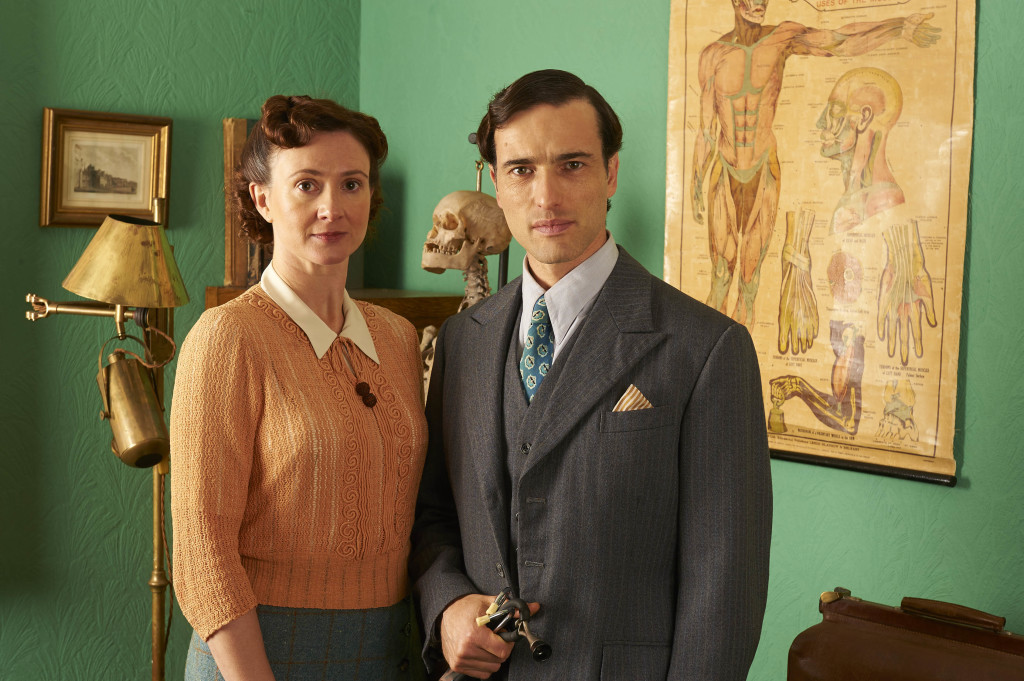 ITV STUDIOS PRESENTS HOME FIRES EPISODE 1 Pictured :FRANCES GREY as Erica Campbell and ED STOPPARD as Will Campbell. Photographer: STUART WOOD This image is the copyright of ITV and must be credited. The images are for one use only and to be used in relation to Home Firs, any further charge could incur a fee.