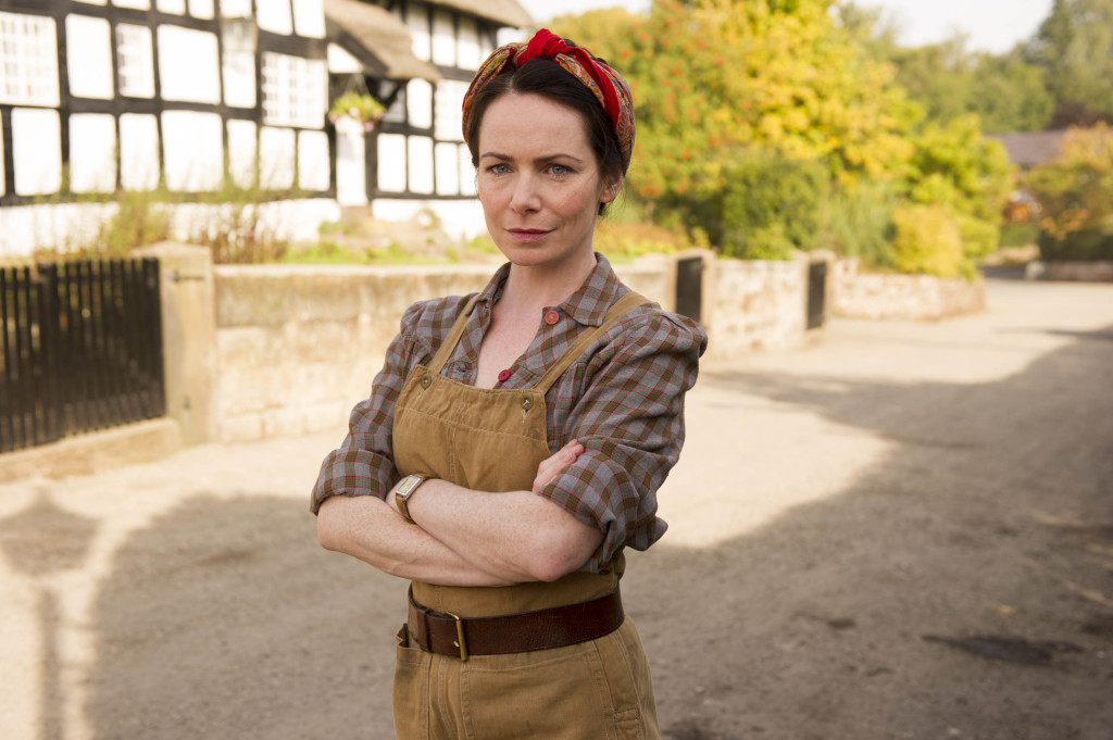 ITV STUDIOS PRESENTS HOME FIRES EPISODE 3 Pictured: CLARE CALBRAITH as Steph Farrow.. This image is the copyright of ITV and must only be used in relation the HOME FIRES on ITV.